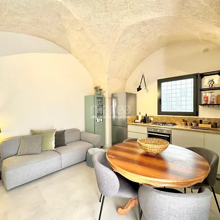 Дом отдыха Conte Moresco - Authentic Historic With Panoramic Terrace In - Marea Collection Нардо